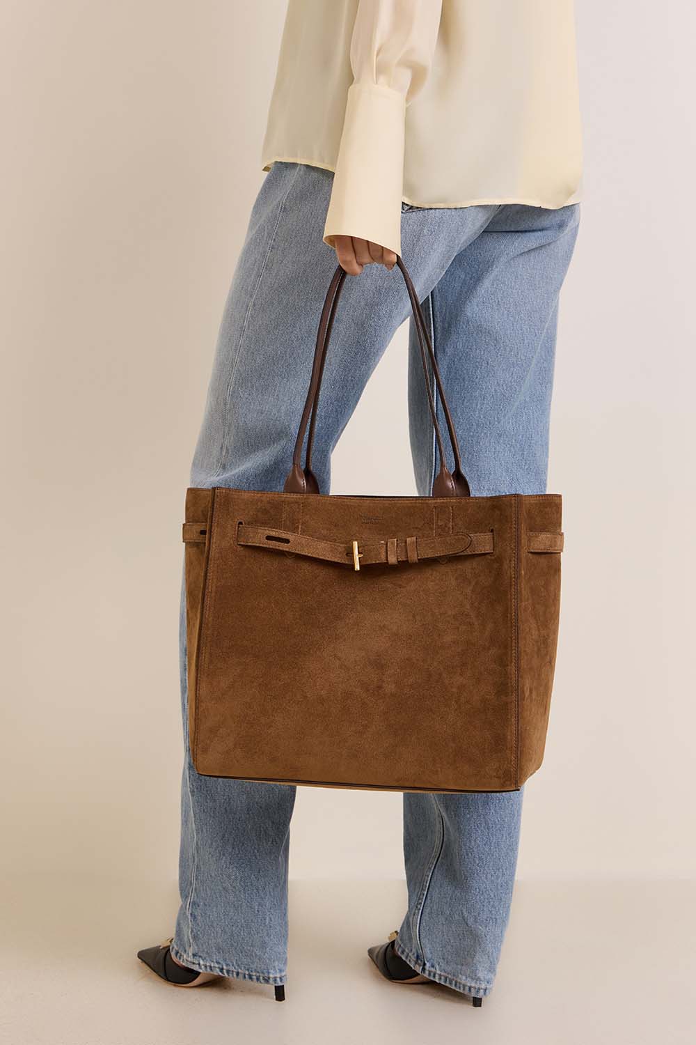 תמונת כל הלוק של תיק נשיאה אודרי מדיום